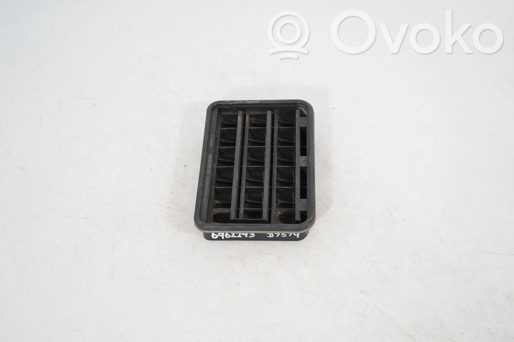 Quarter panel pressure vent (2)