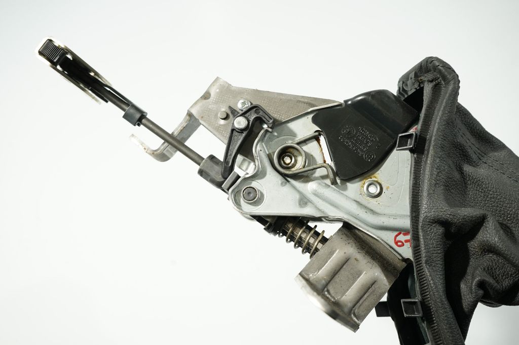 Handbrake/parking brake lever assembly (8)