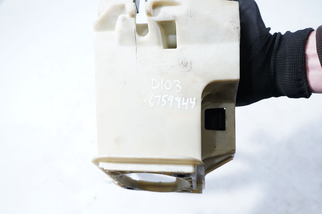 Brake pedal (8)
