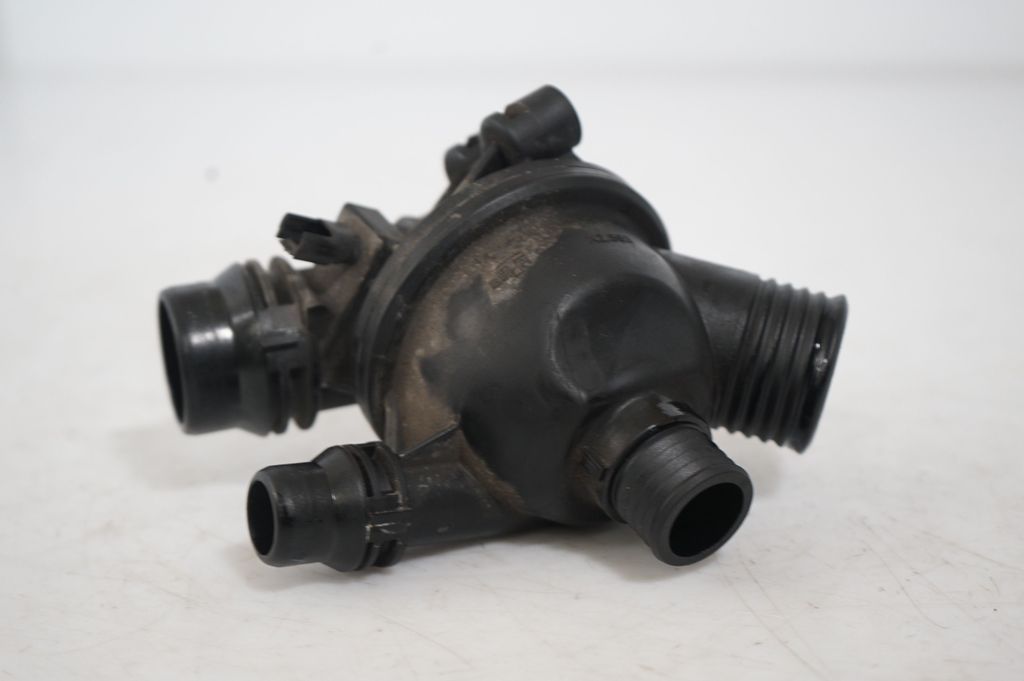 Thermostat/thermostat housing (8)