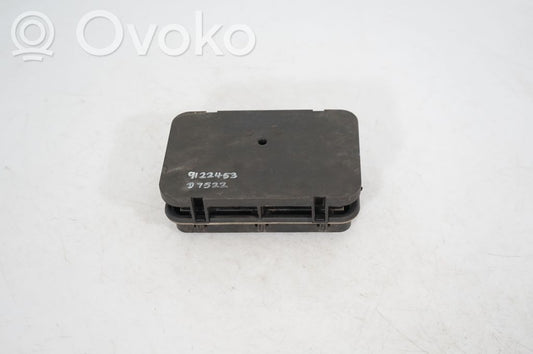 Quarter panel pressure vent