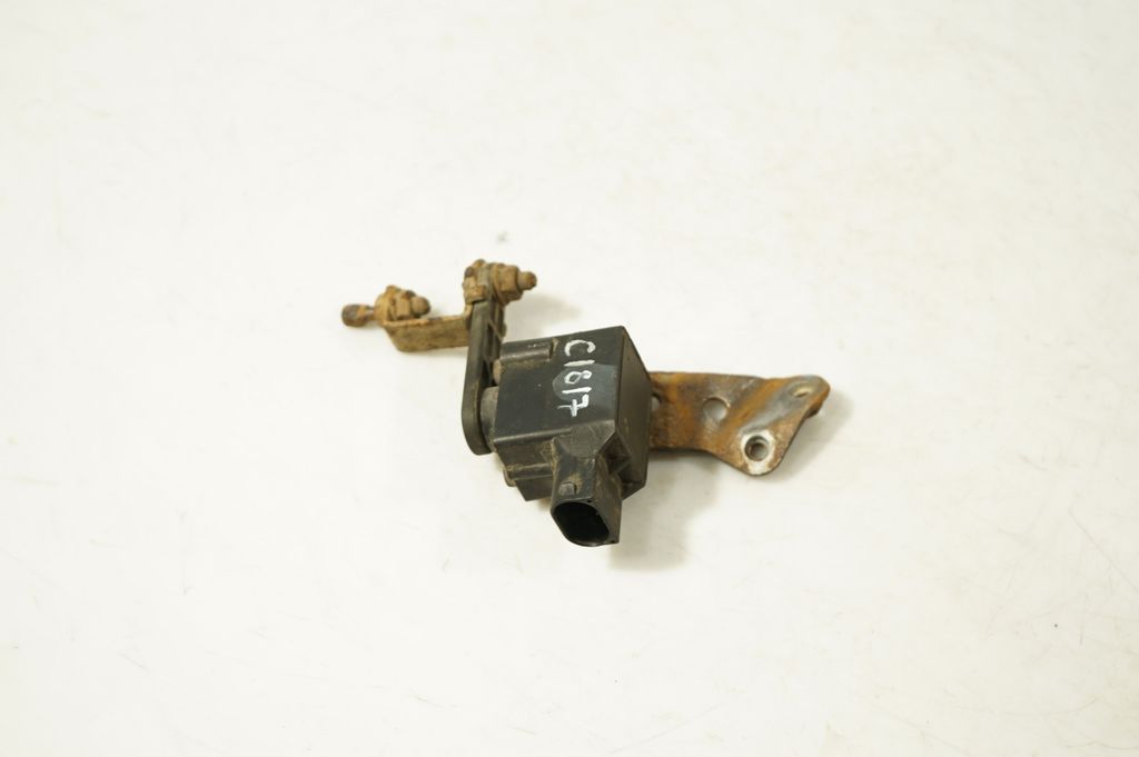 Headlight/headlamp level sensor
