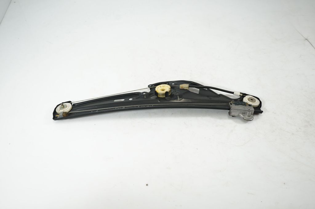 Rear door window regulator with motor (3)