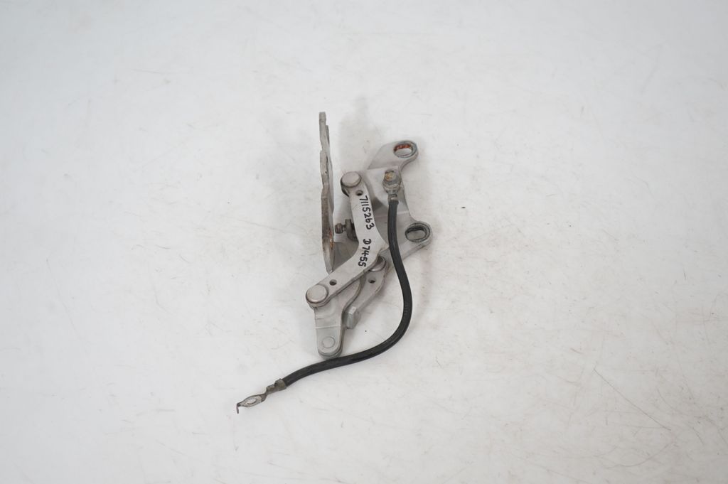 Engine bonnet/hood hinges (2)