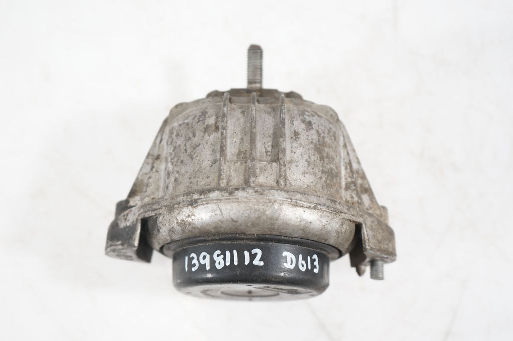 Engine mount bracket (9)