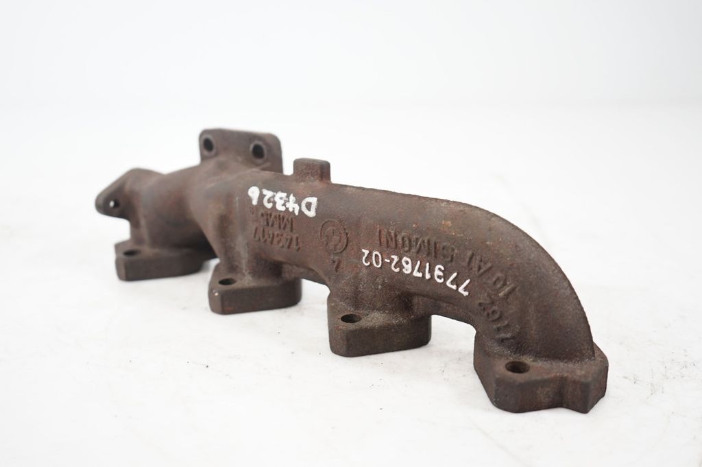 Exhaust manifold (6)