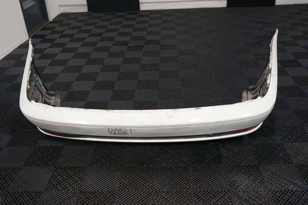 Rear bumper (3)