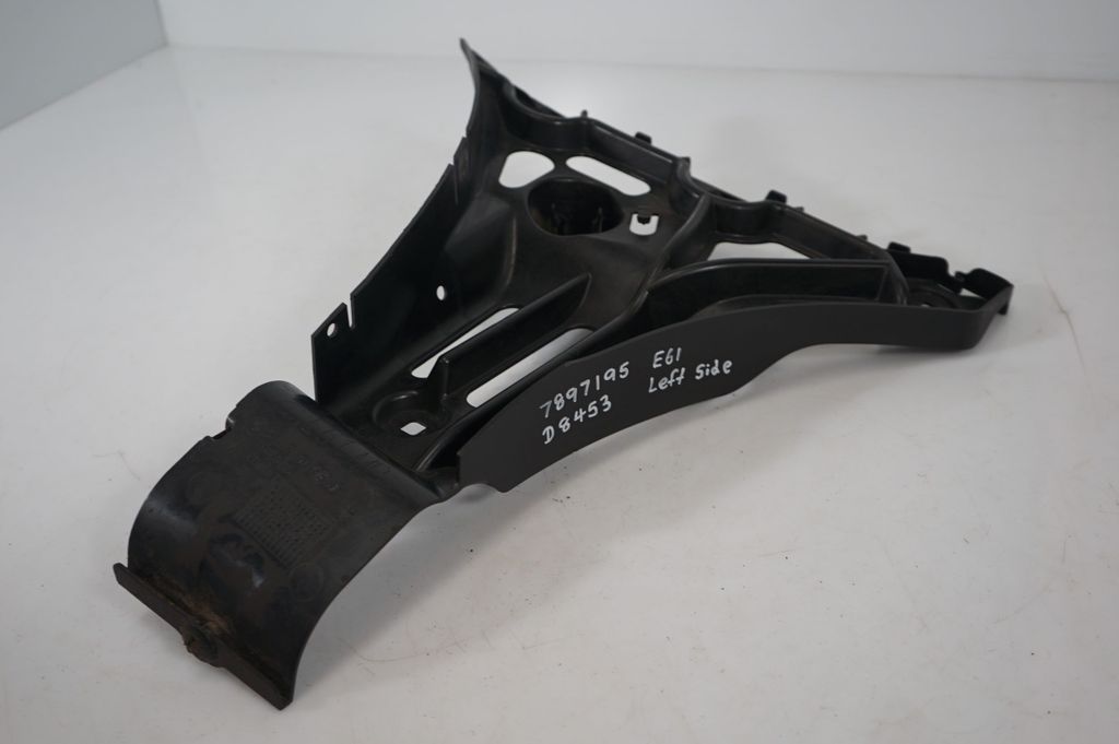 Rear bumper mounting bracket (7)