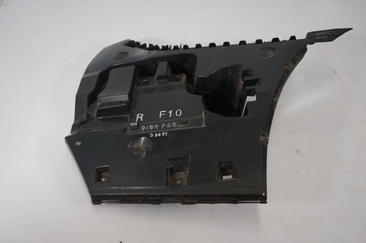 Rear bumper mounting bracket