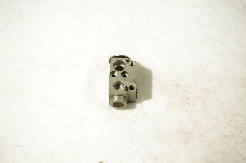Air conditioning (A/C) expansion valve (2)