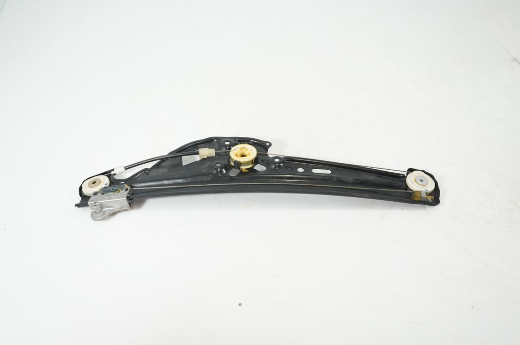 Rear door window regulator with motor (5)