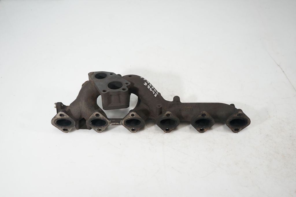 Exhaust manifold (5)