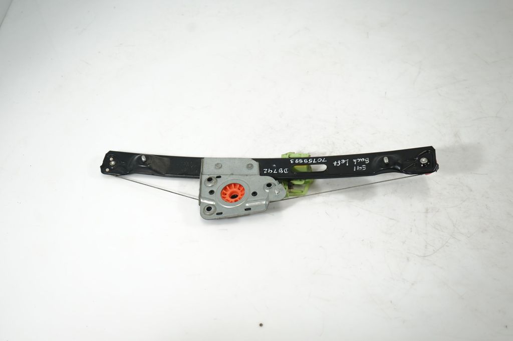 Rear door window regulator with motor (3)