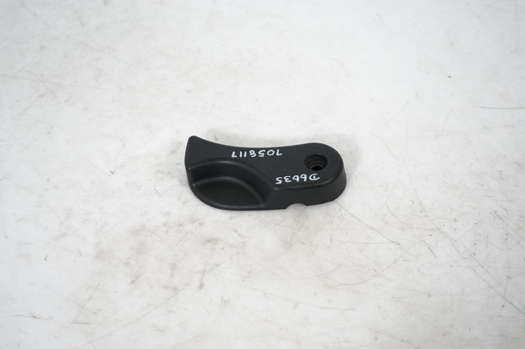 Engine bonnet (hood) release handle (3)