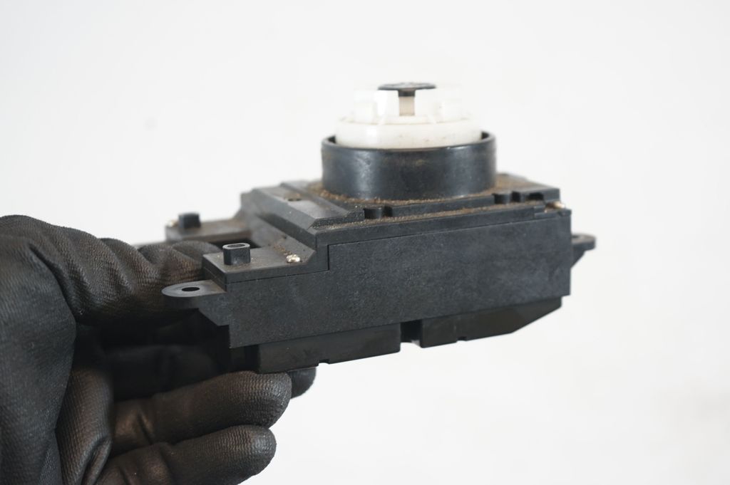 Head unit multimedia control (6)