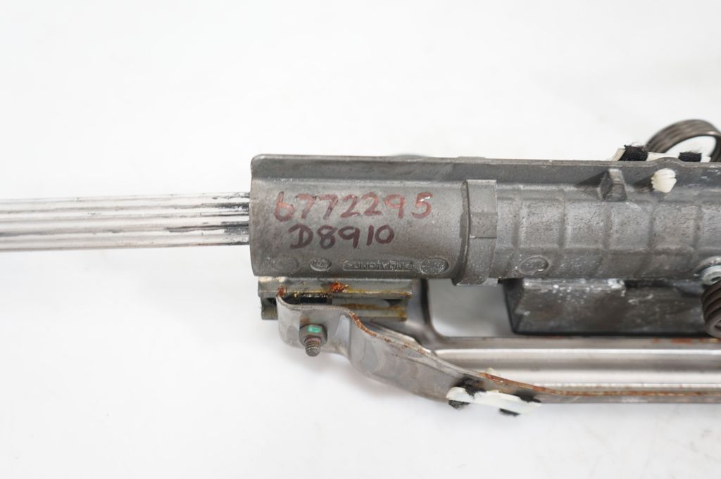 Steering wheel axle (10)