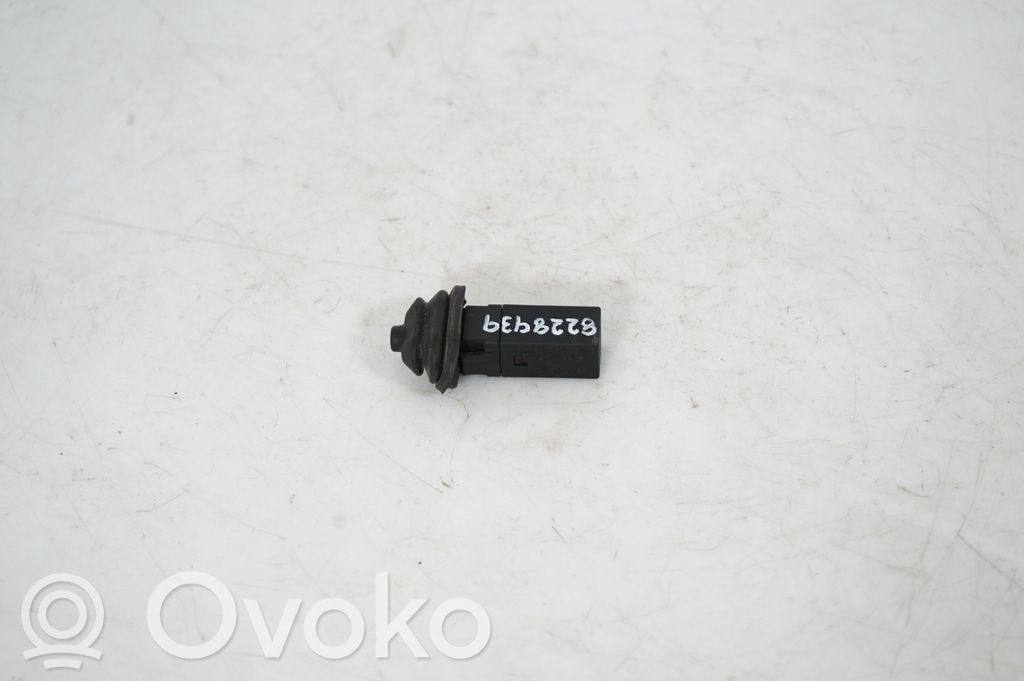 Fuel tank cap lock (3)