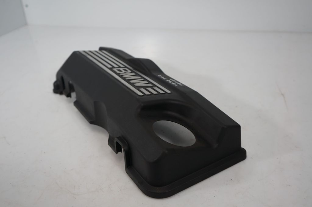 Engine cover (trim) (6)