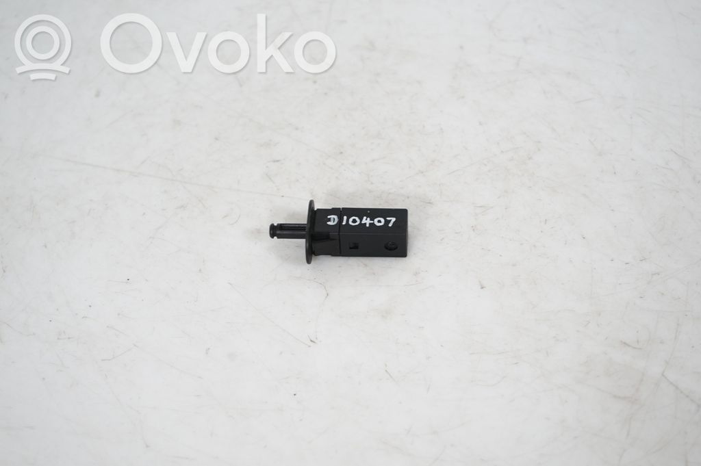 Front door window regulator motor (5)