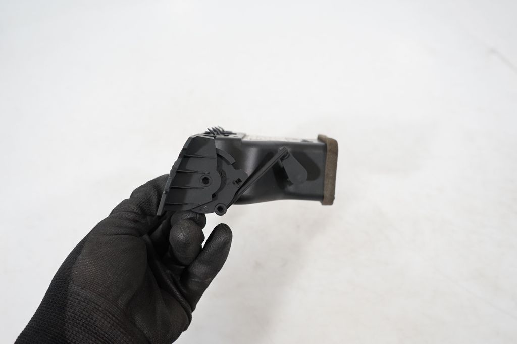 Dashboard side air vent grill/cover trim (7)