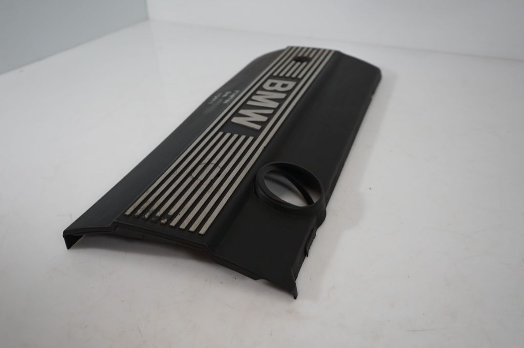 Engine cover (trim) (7)
