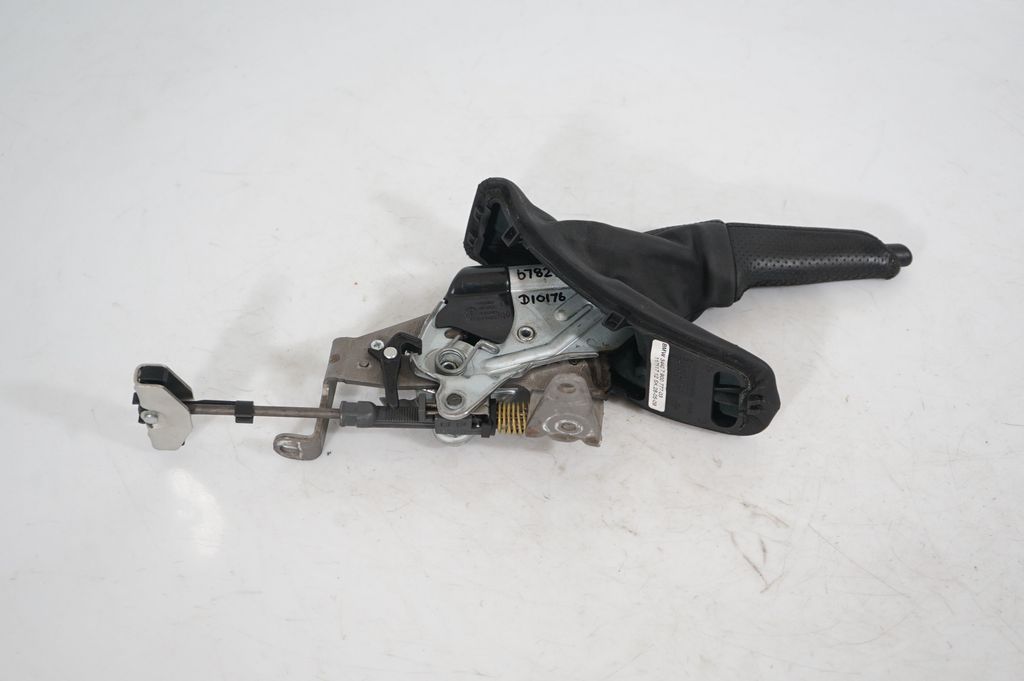 Handbrake/parking brake lever assembly
