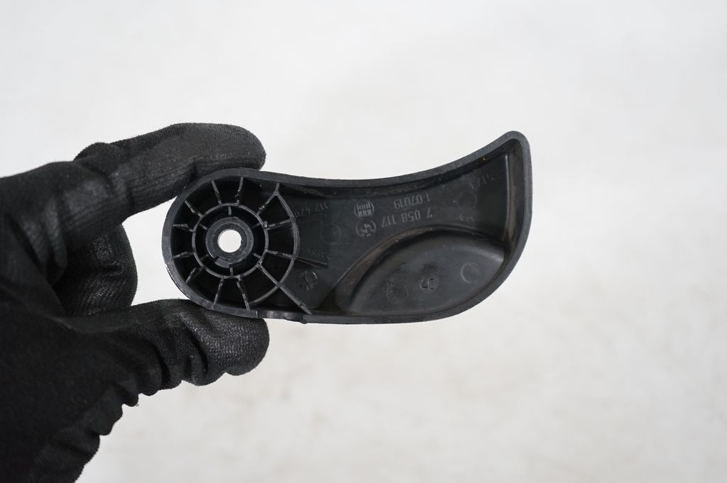 Engine bonnet (hood) release handle (6)