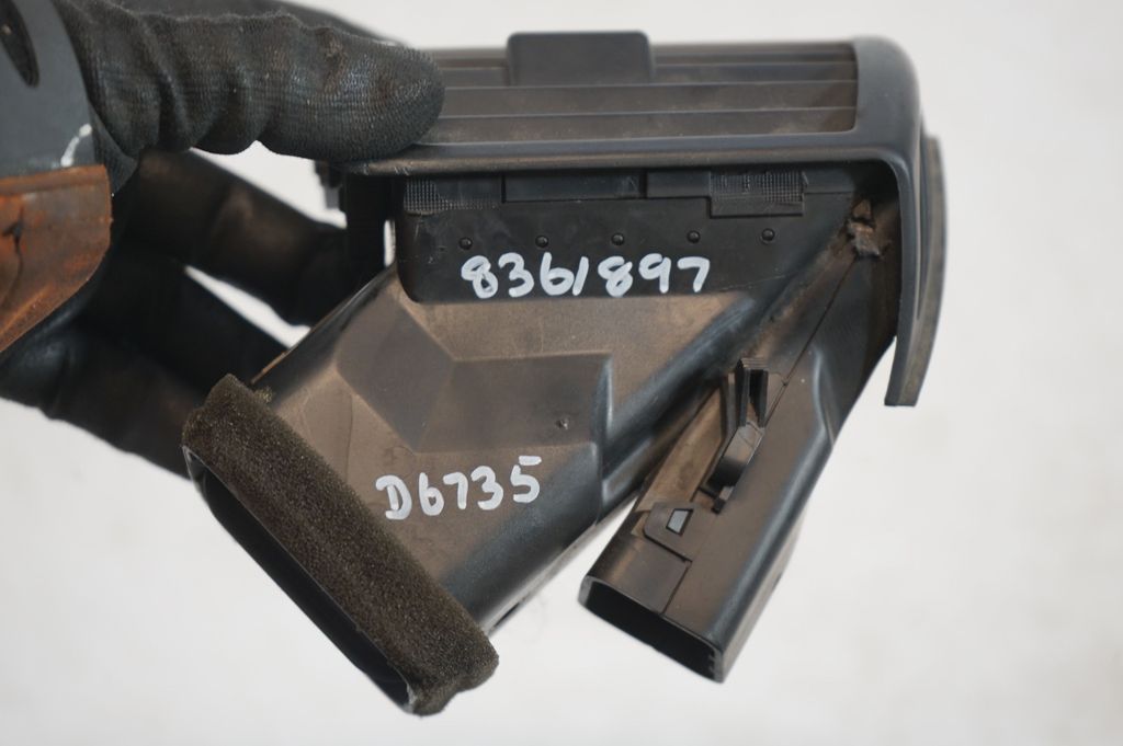 Dashboard side air vent grill/cover trim (8)