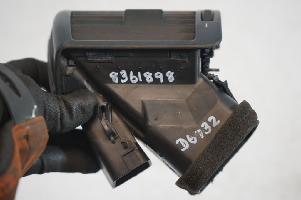 Dashboard side air vent grill/cover trim (9)