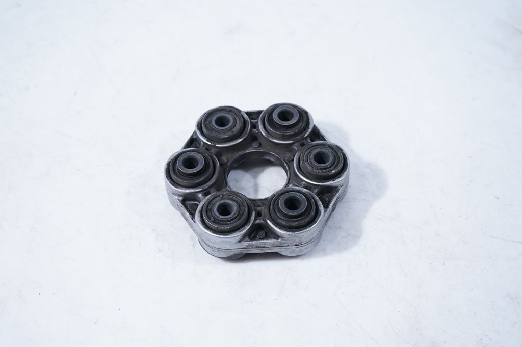 Rear prop shaft donut coupling/joint (4)