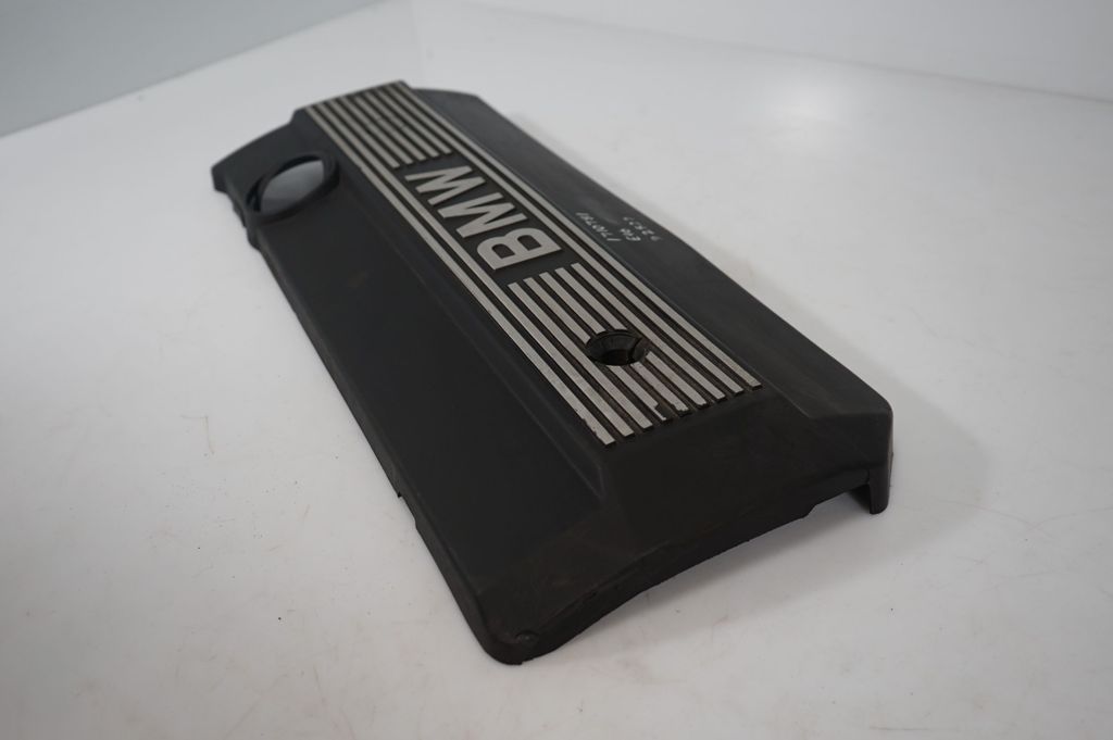 Engine cover (trim) (6)