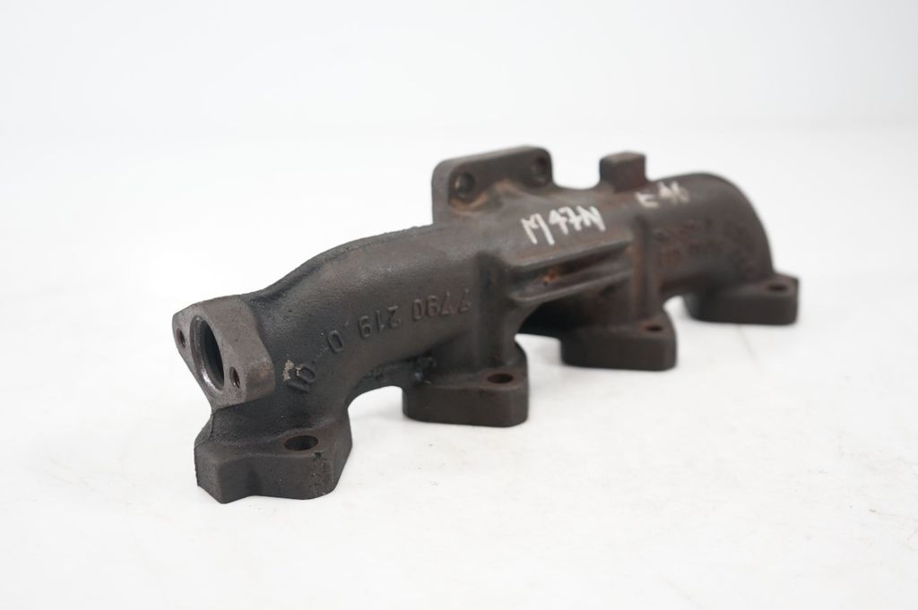 Exhaust manifold (6)