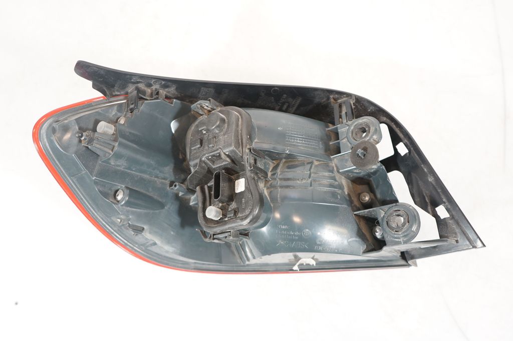 Rear/tail lights (8)