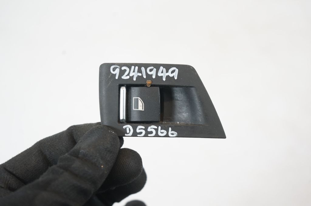 Electric window control switch (7)