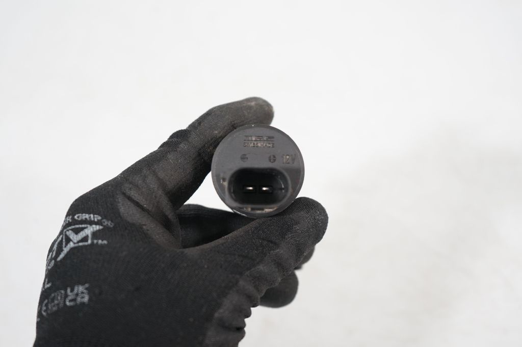 Headlight washer pump (6)