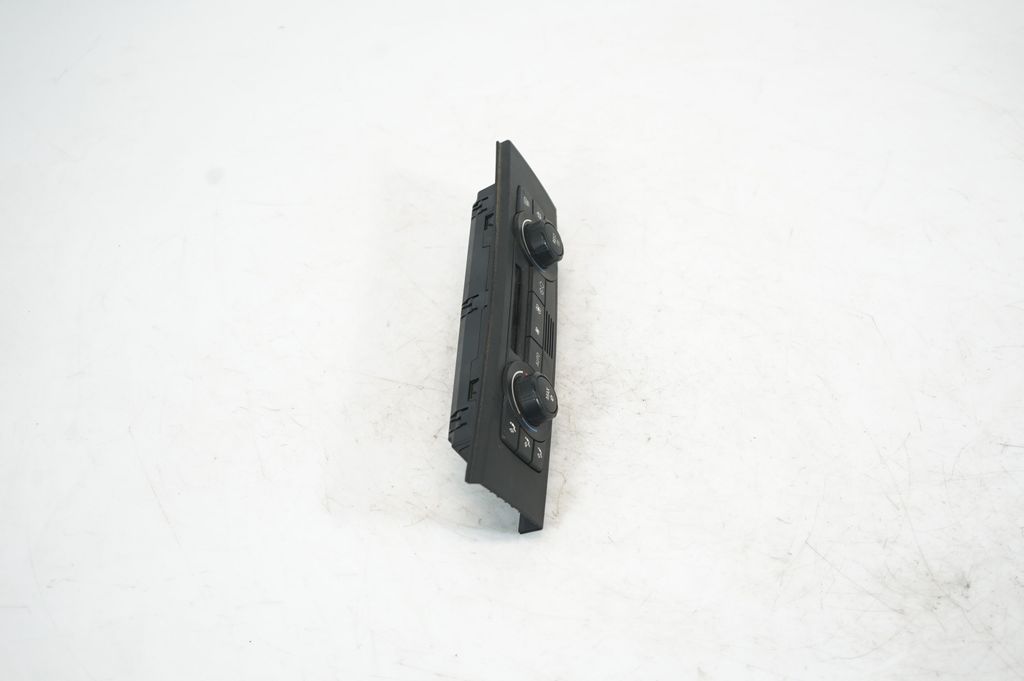 Climate control unit (4)