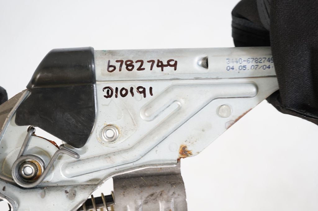 Handbrake/parking brake lever assembly (8)