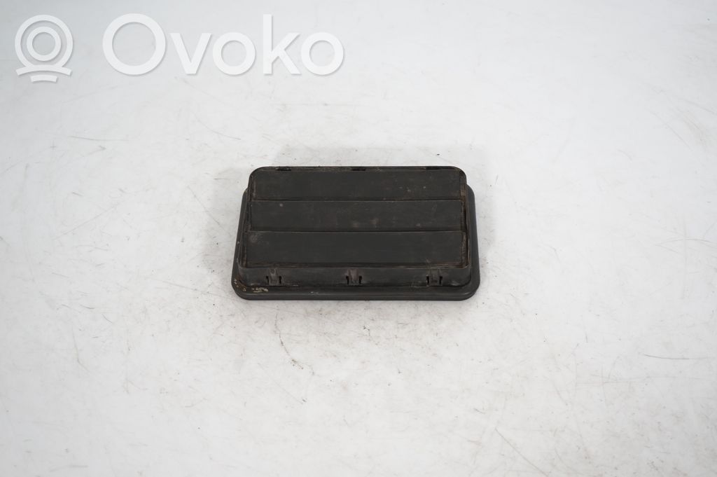 Quarter panel pressure vent (5)