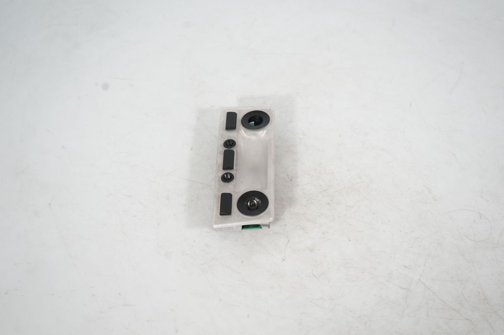 Front seat light (2)