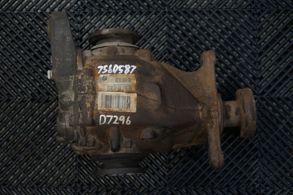 Rear differential (6)
