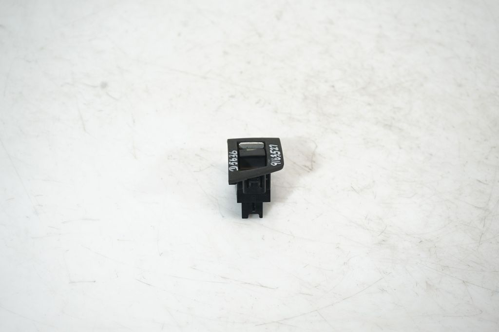 Electric window control switch (3)