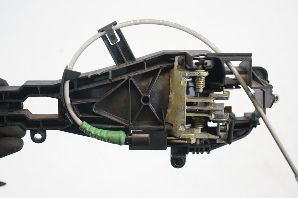 Front door coupe exterior handle/bracket (6)