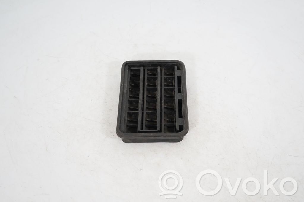 Quarter panel pressure vent (4)