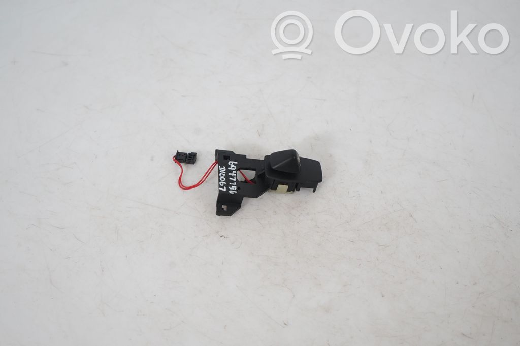 Steering wheel adjustment switch (3)