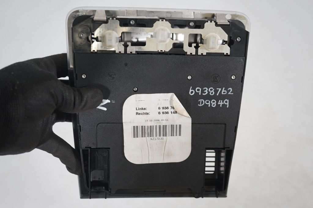 Front seat light (8)