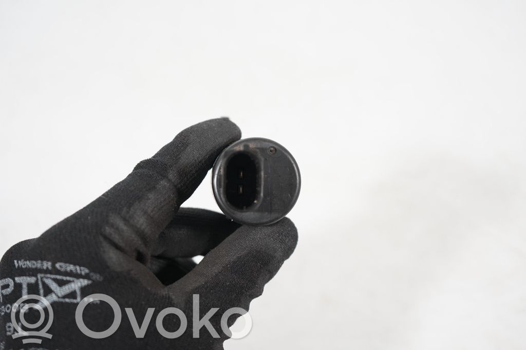 Windscreen/windshield washer pump (6)