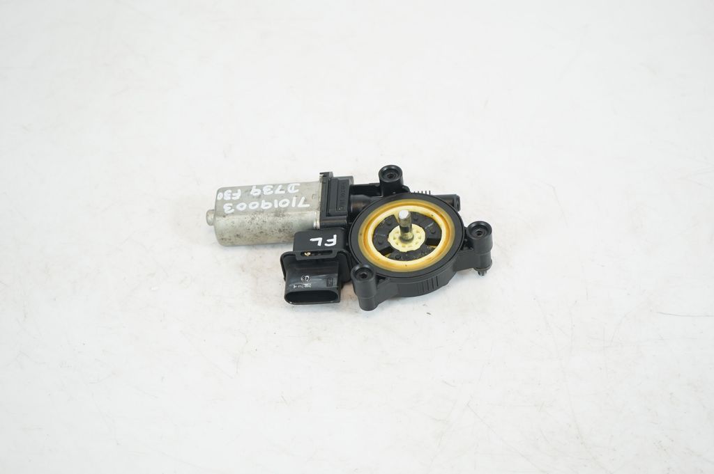 Front door window regulator with motor (3)