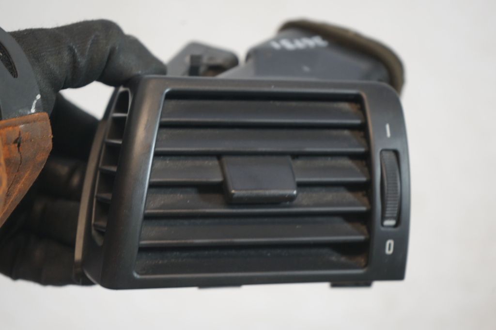 Dashboard side air vent grill/cover trim (7)