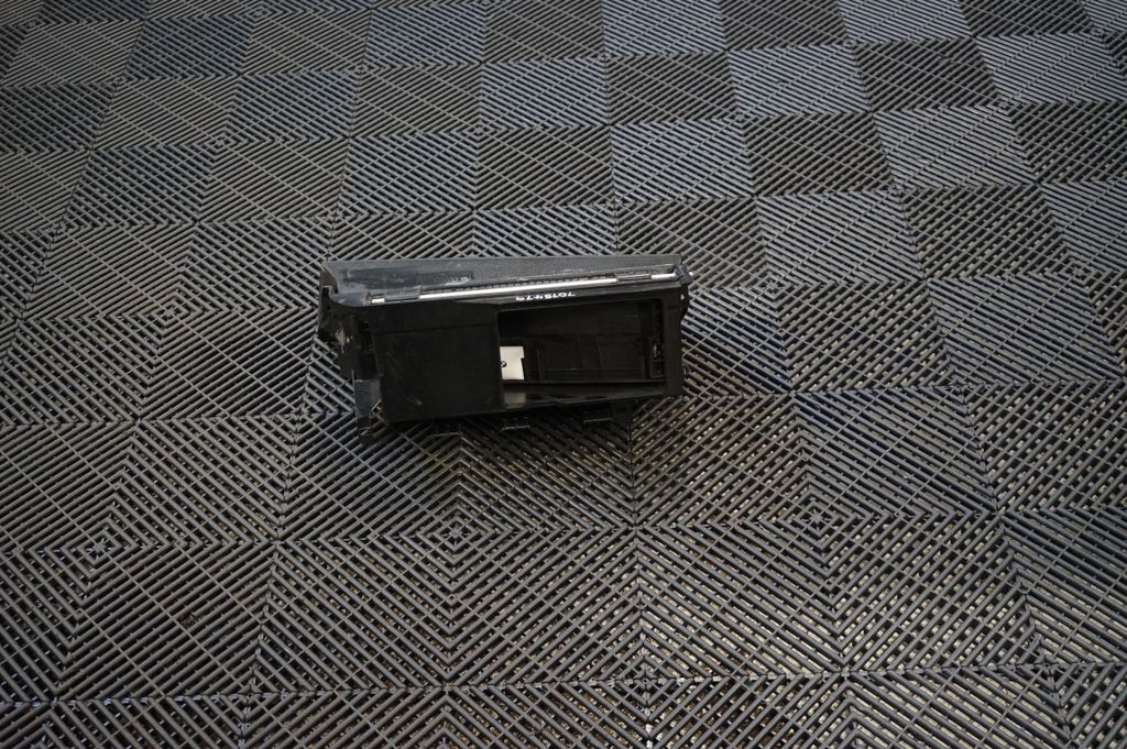 Glove box (3)