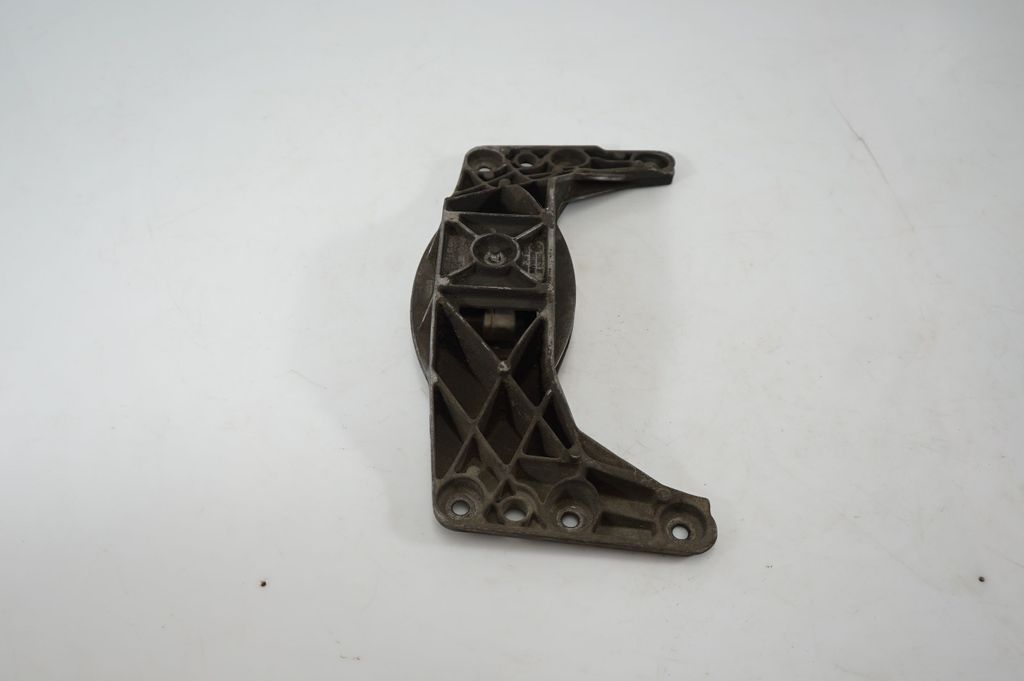Gearbox mounting bracket (2)